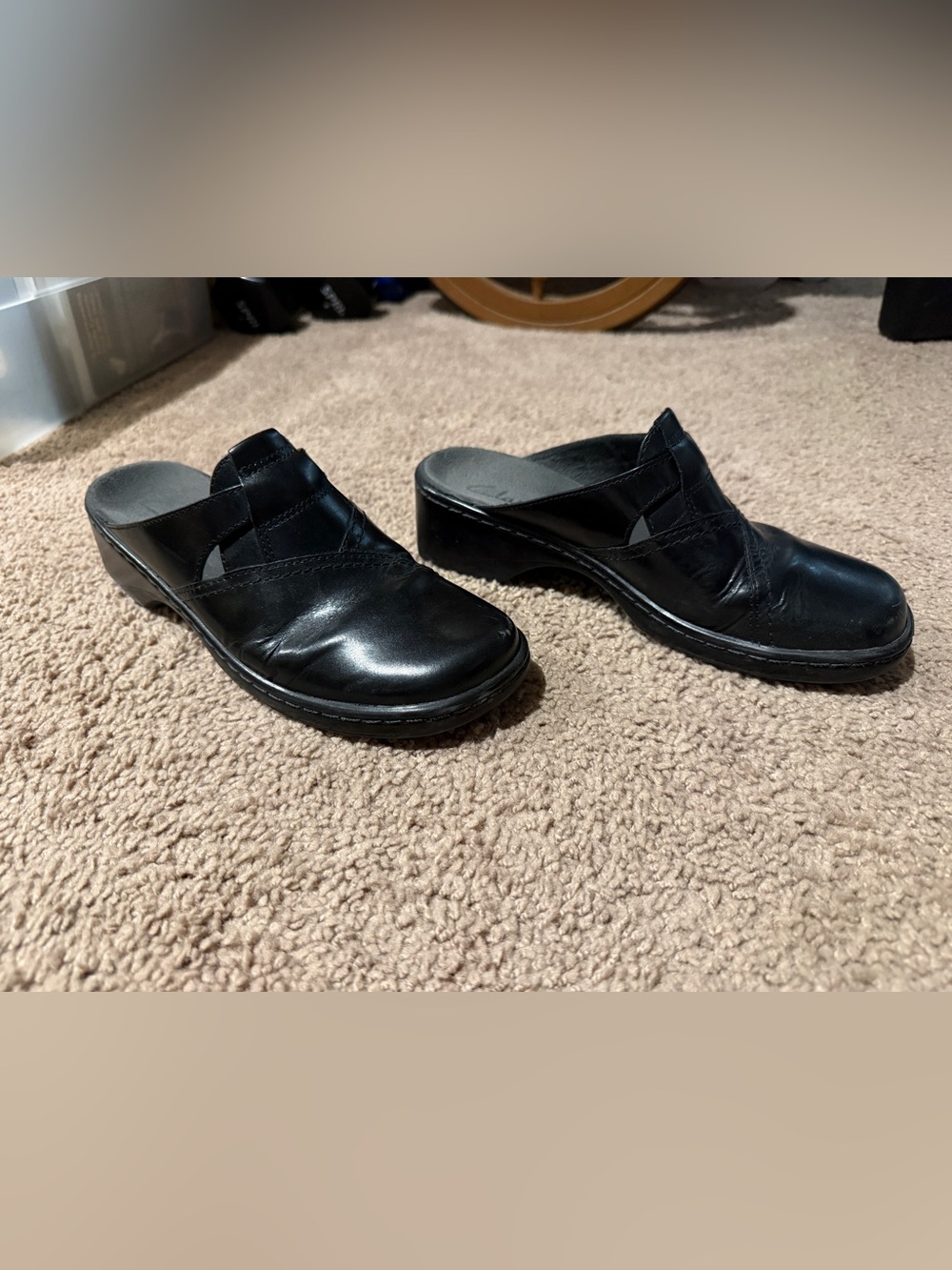 Clarks Black Leather Mule Clogs
